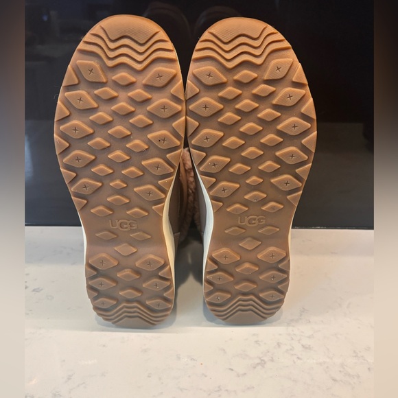 🎁 UGG Adirondack III Sparkle Spot - Picture 2 of 12